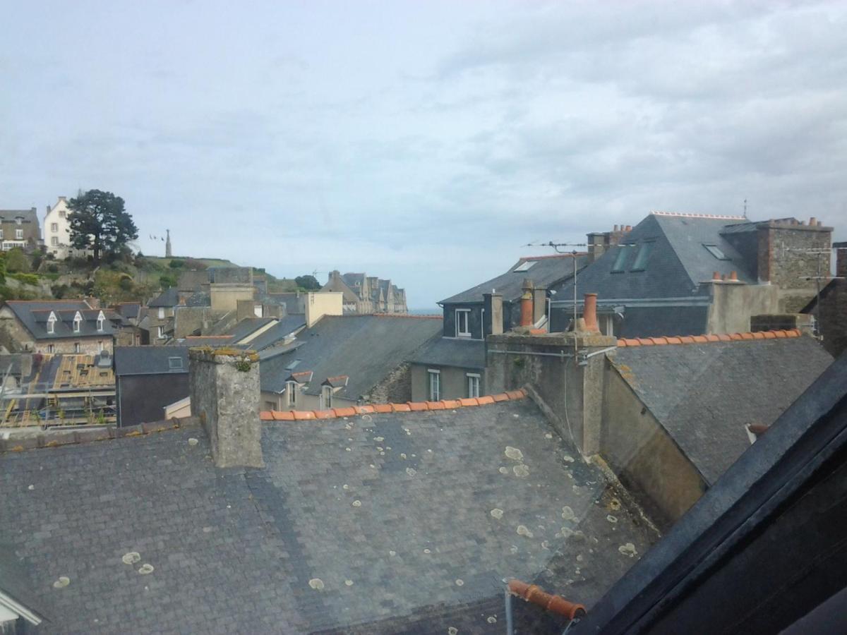 Appartement Rue Georges V - Port De La Houle Cancale Bagian luar foto